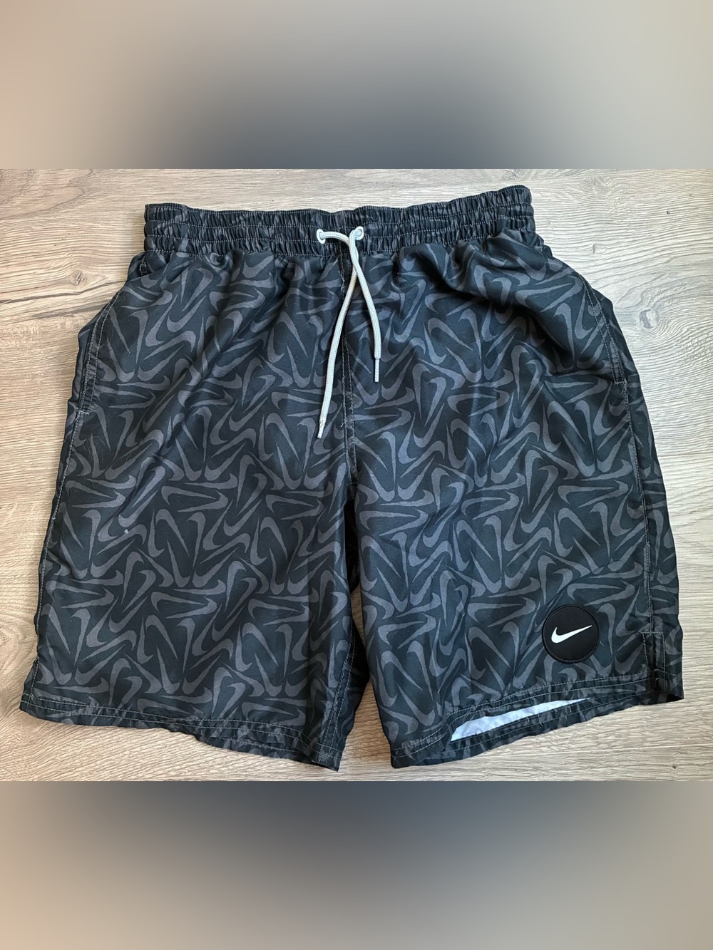 Nike Breaker Tossed Swoosh Volley Shorts Black Athletic Swim Size Small